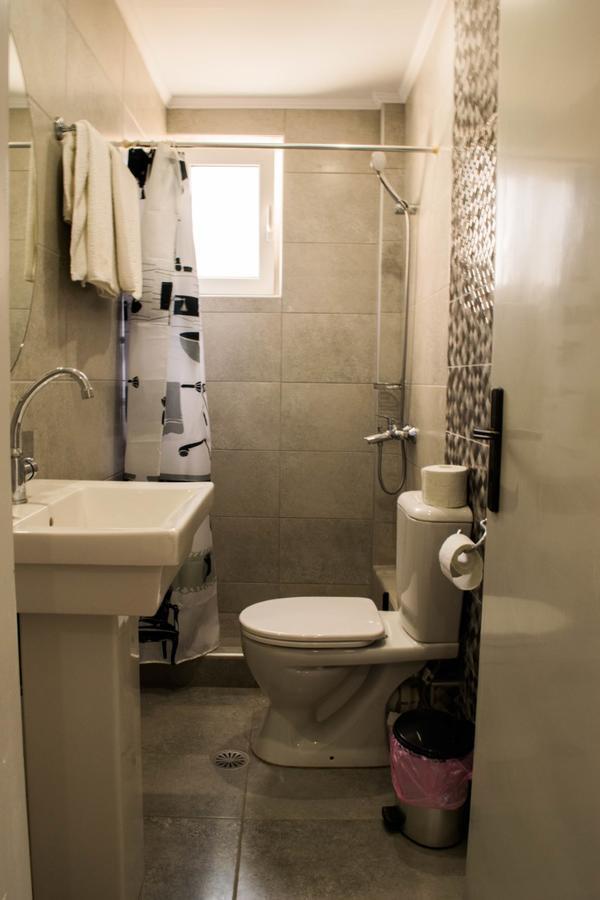 Christina Perlia Studios Poros Town المظهر الخارجي الصورة